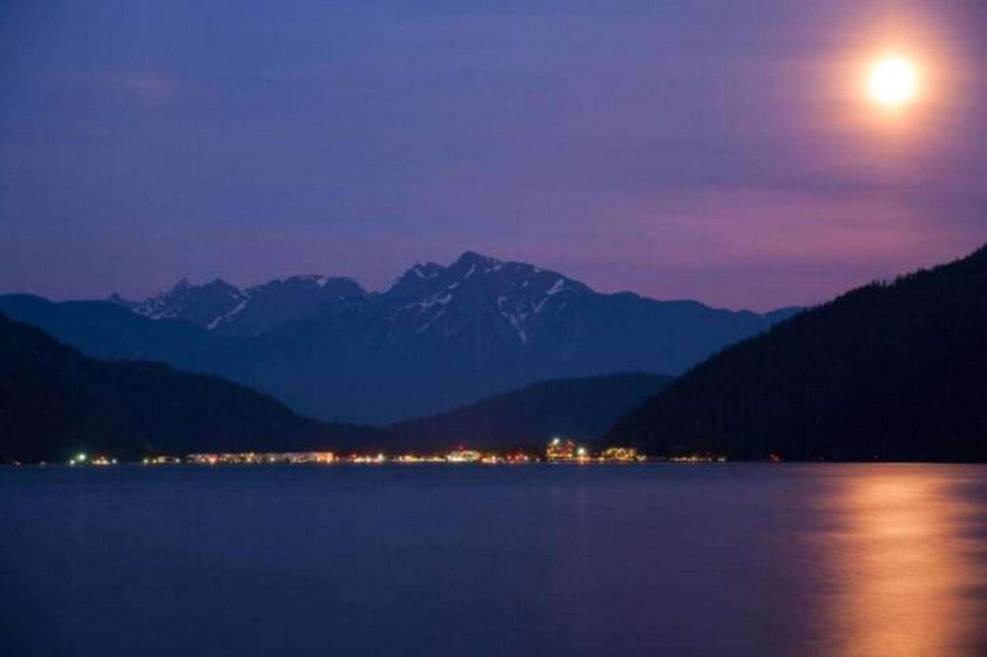 Harrison Pets Welcome-3br Penthouse Harrison Hot Springs