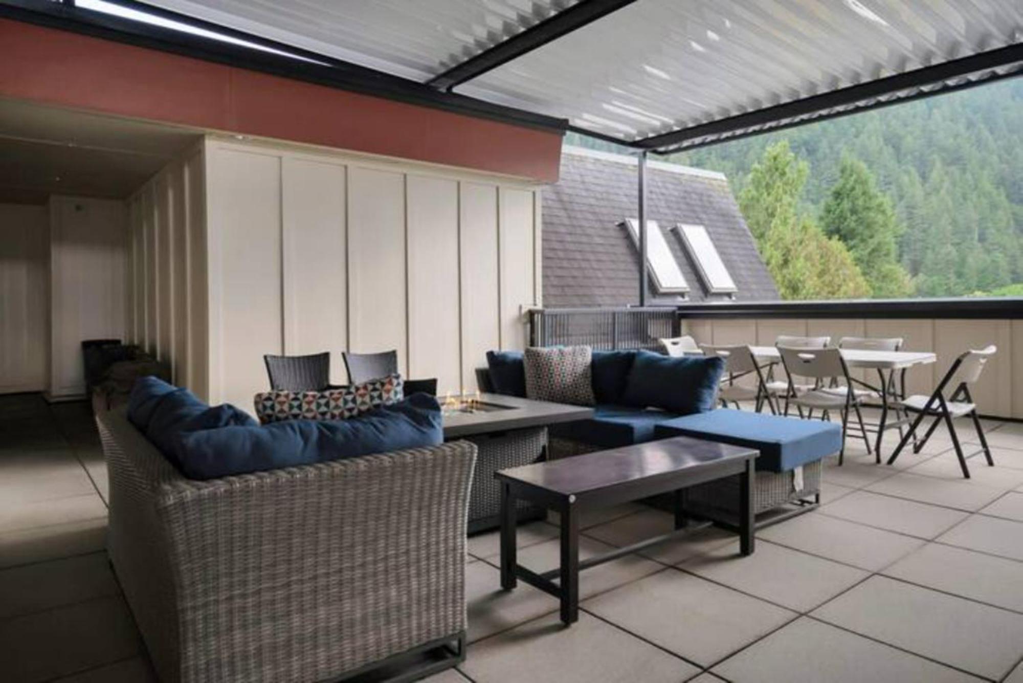 Harrison Pets Welcome-3br Penthouse * Harrison Hot Springs